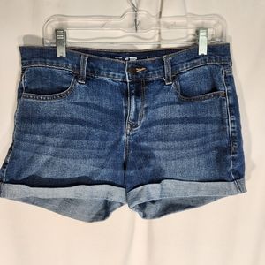 Old Navy Semi-Fitted Stretch Blue Cuffed Shorts Size 8 Regular
